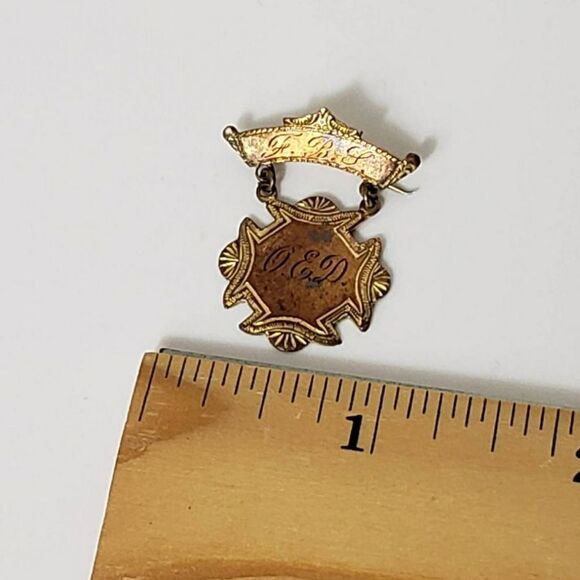 ANTIQUE Victorian Gold-plated Engraved Monogram Pin Badge 1900s Collectible - Picture 3 of 5